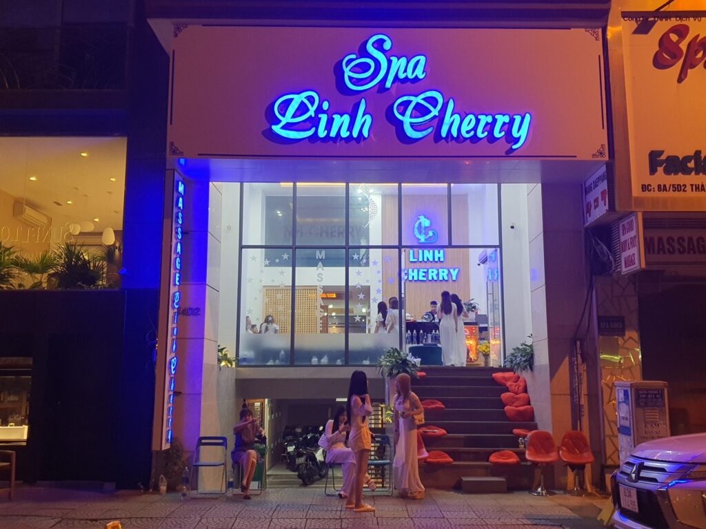 호치민 최고의 남성전용 도킹 불건마 린 체리 Spa Linh Cherry