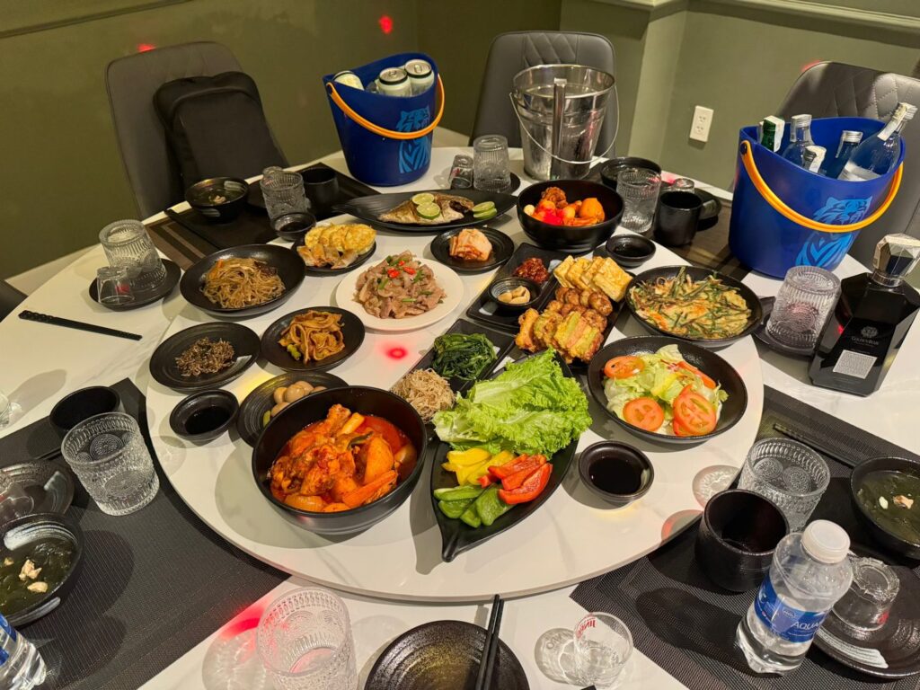 호치민 착석식당 | 명월관 by 야누스 상차림